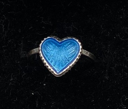 925 sølv ring med blått emalje hjerte.(18)