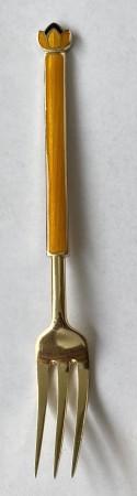 Forgylt kakegaffel 925 sølv med oransje emalje 13,5 cm.