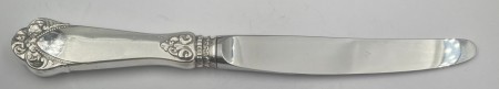 Laila: Liten spisekniv med kort skaft 20,5 cm.