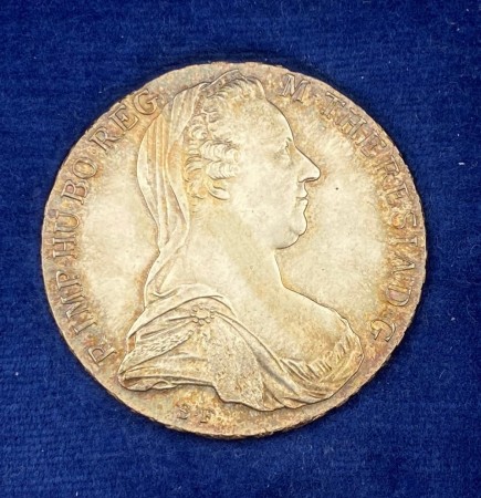 Theresia Thaler 1780 (nypreg) i etui.